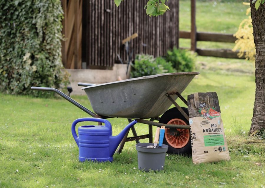 Préparer et stocker ses outils de jardin pour l'hiver