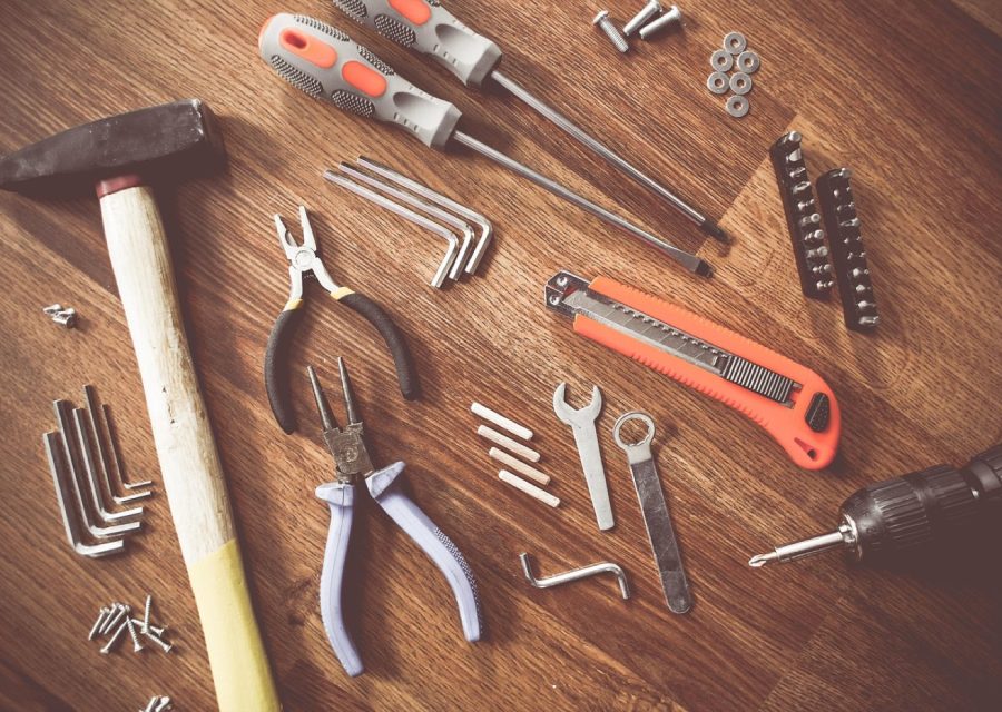 Entretien des outils de jardin : nettoyage, affûtage